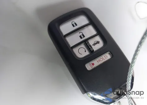 2018 Honda Accord Touring z USA, uszkodzony, nr VIN 1HGCV1F97JA029065